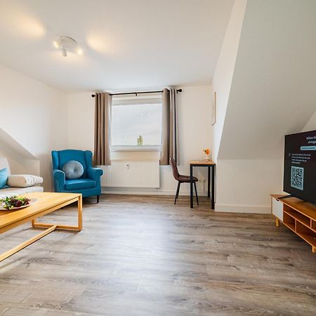 Zentrale Wohlfuehlwohnung - Ideal Fuer Ihren Urlaub Oder Die Geschaeftsreise Magdeburg Luaran gambar