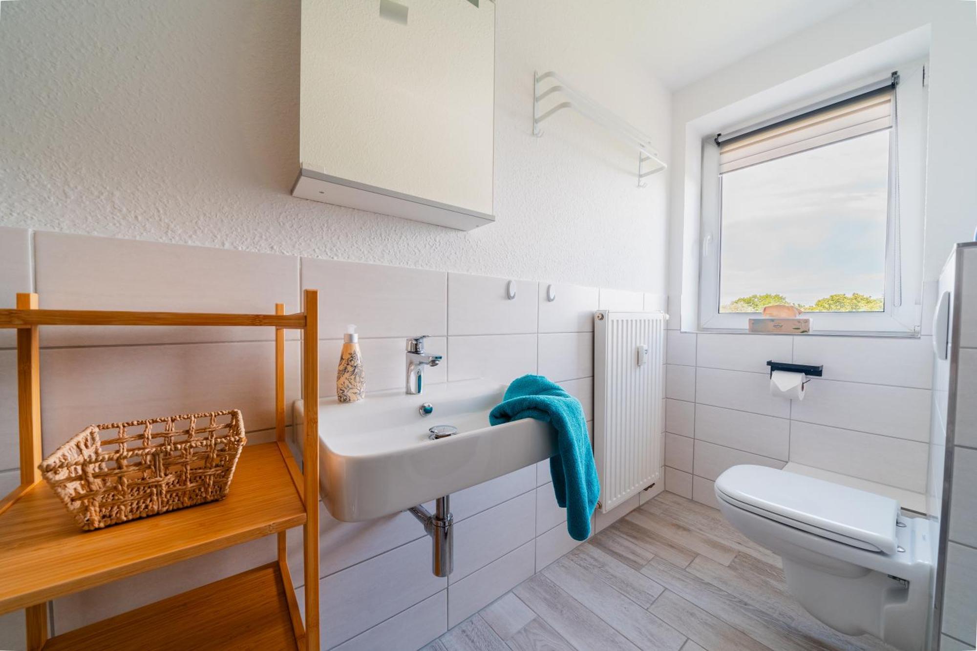 Zentrale Wohlfuehlwohnung - Ideal Fuer Ihren Urlaub Oder Die Geschaeftsreise Magdeburg Luaran gambar