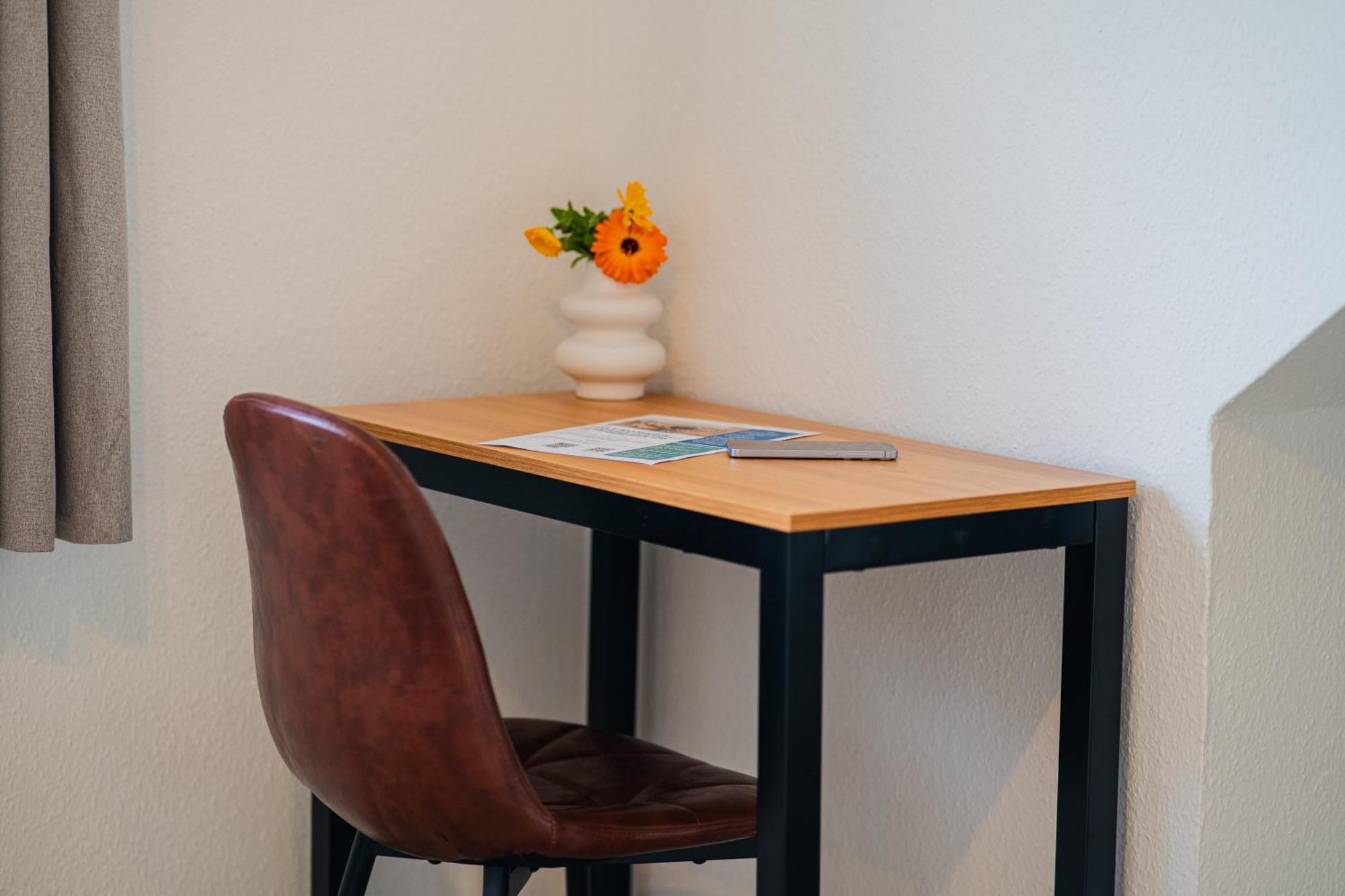 Zentrale Wohlfuehlwohnung - Ideal Fuer Ihren Urlaub Oder Die Geschaeftsreise Magdeburg Luaran gambar