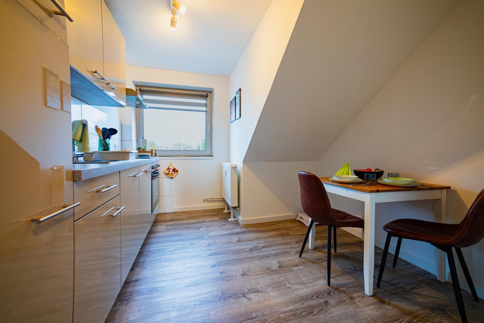 Zentrale Wohlfuehlwohnung - Ideal Fuer Ihren Urlaub Oder Die Geschaeftsreise Magdeburg Luaran gambar