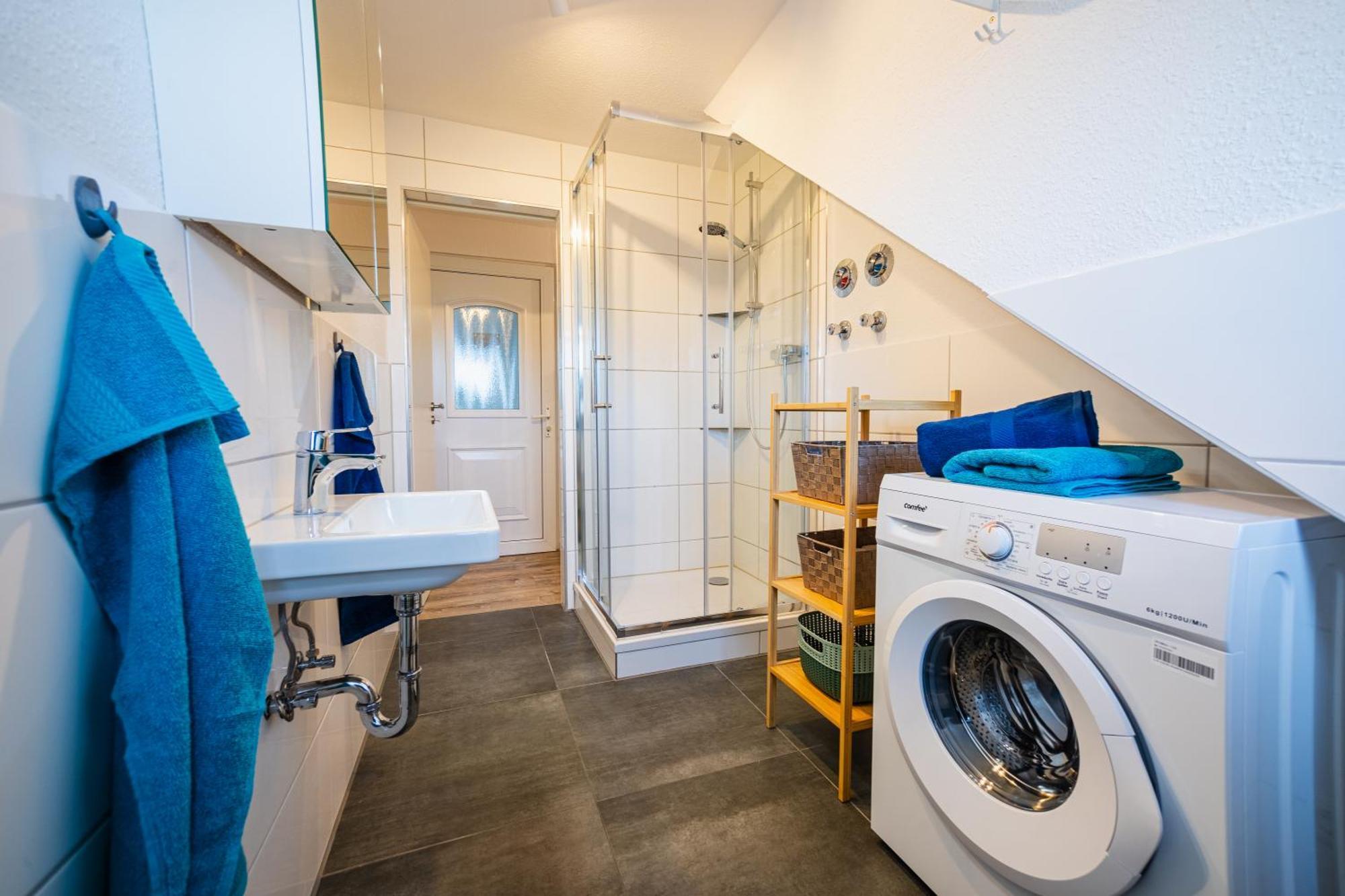 Zentrale Wohlfuehlwohnung - Ideal Fuer Ihren Urlaub Oder Die Geschaeftsreise Magdeburg Luaran gambar